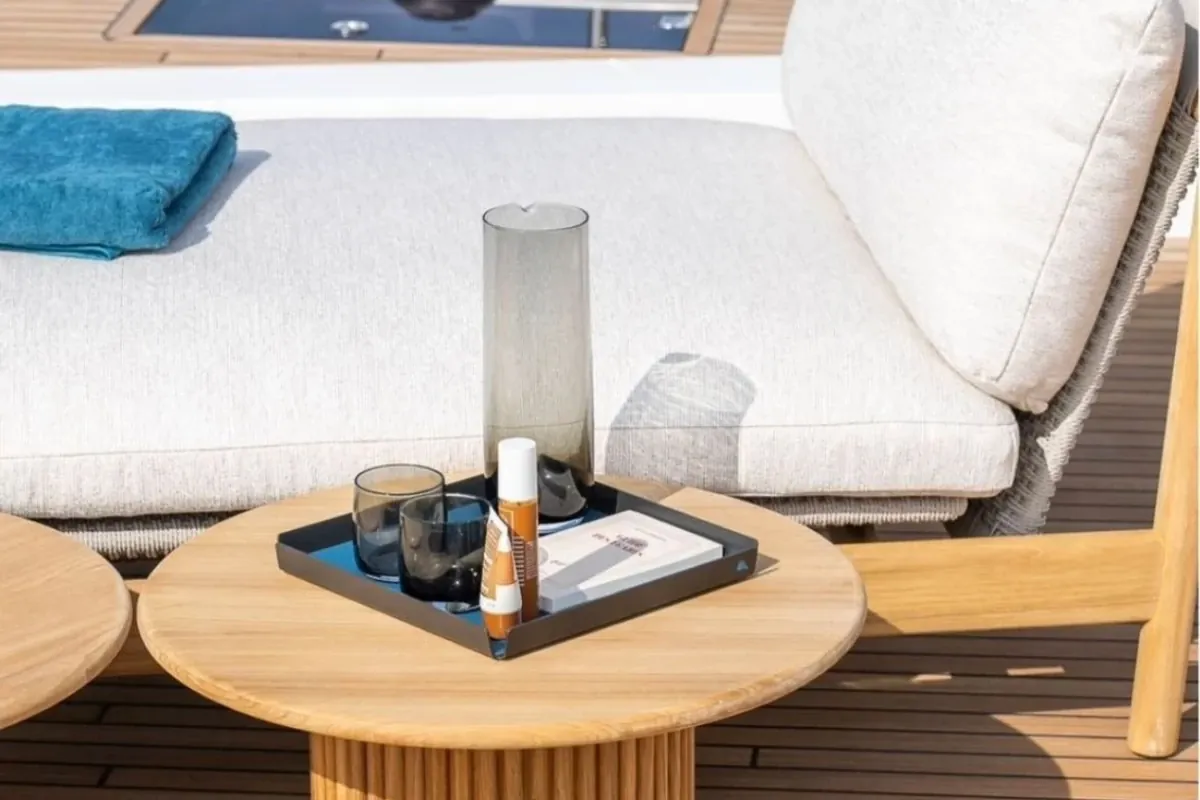 Lagoon 83 forward dinette