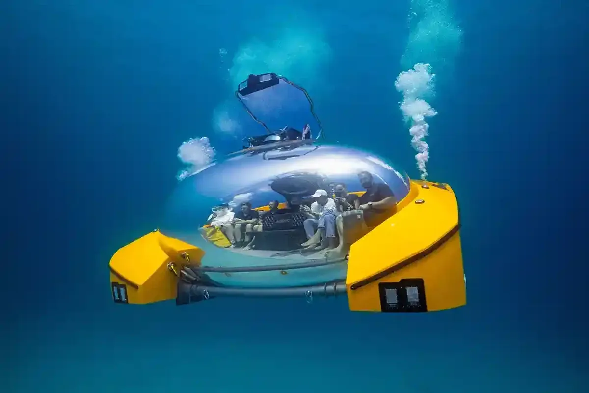 luxury-polar-cruises-scenic-eclipse-Submarine