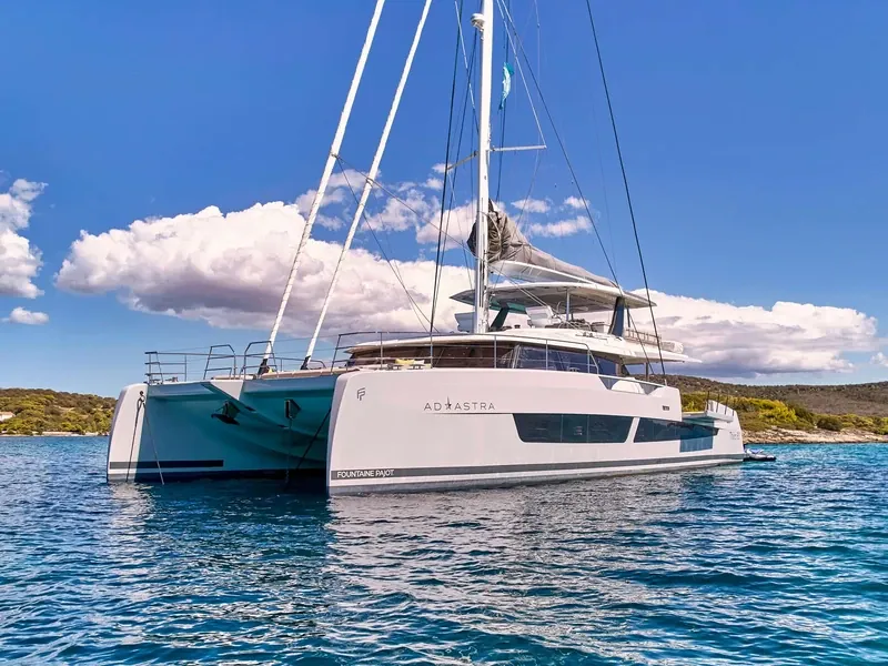 Ad Astra 80 — Custom, Fountaine Pajot