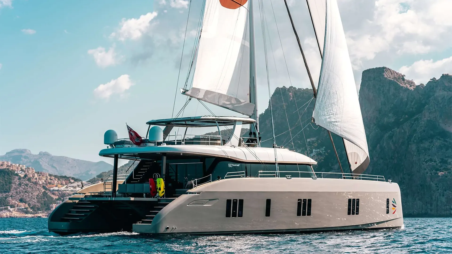 Viva La Vida — Sunreef 80 Sailing